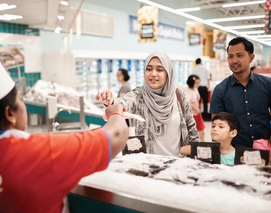 How Tesco Malaysia use Facebook Messenger chatbot for marketing