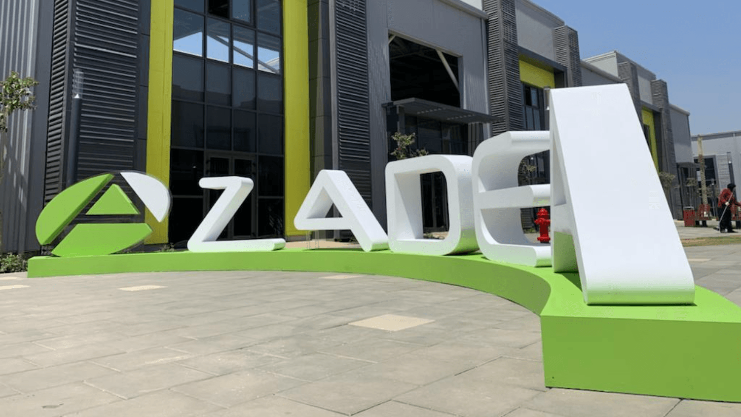 Azeada Omnichannel retailing in United Arab Emirates: The future of shopping